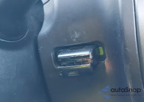 2005 Toyota Prius z USA, uszkodzony, nr VIN JTDKB20UX53094749